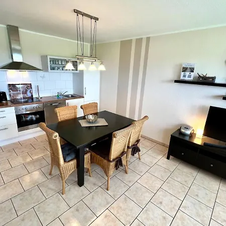 Haus - 4 Lägenhet *